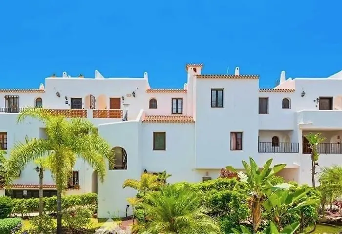 Beautiful 4 Bedroom House With Phenomenal Golf And Mountain Views Aparthotel 4*