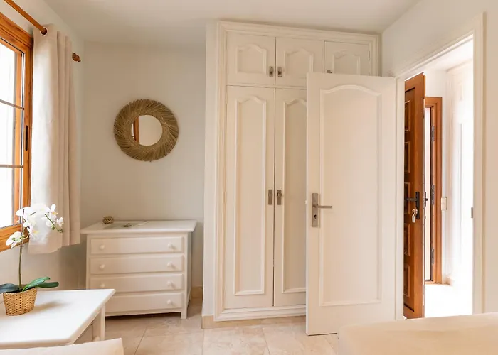 Aparthotel Beautiful 4 Bedroom House With Phenomenal Golf And Mountain Views