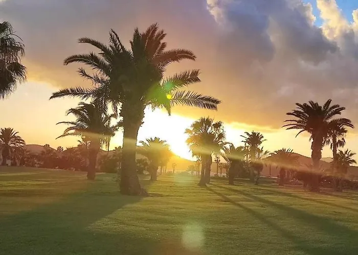 Beautiful 4 Bedroom House With Phenomenal Golf And Mountain Views Aparthotel 4*