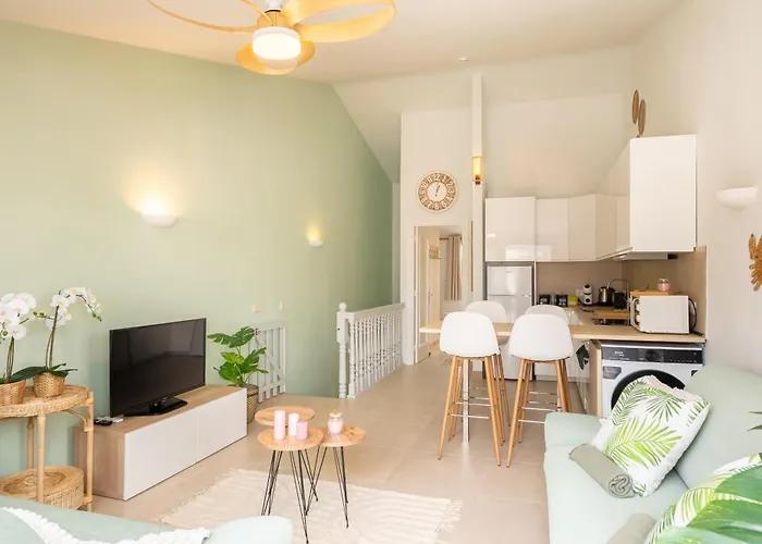 Aparthotel Beautiful 4 Bedroom House With Phenomenal Golf And Mountain Views San Miguel de Abona