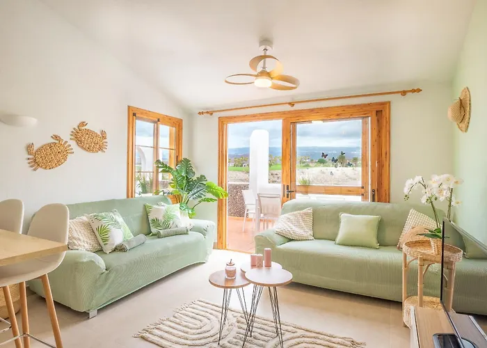 Beautiful 4 Bedroom House With Phenomenal Golf And Mountain Views 4*