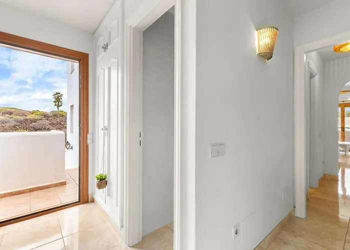 Beautiful 4 Bedroom House With Phenomenal Golf And Mountain Views Aparthotel