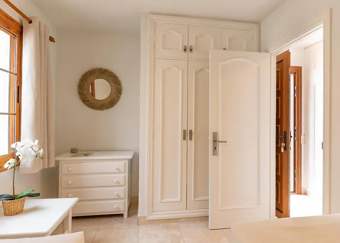 Beautiful 4 Bedroom House With Phenomenal Golf And Mountain Views San Miguel de Abona