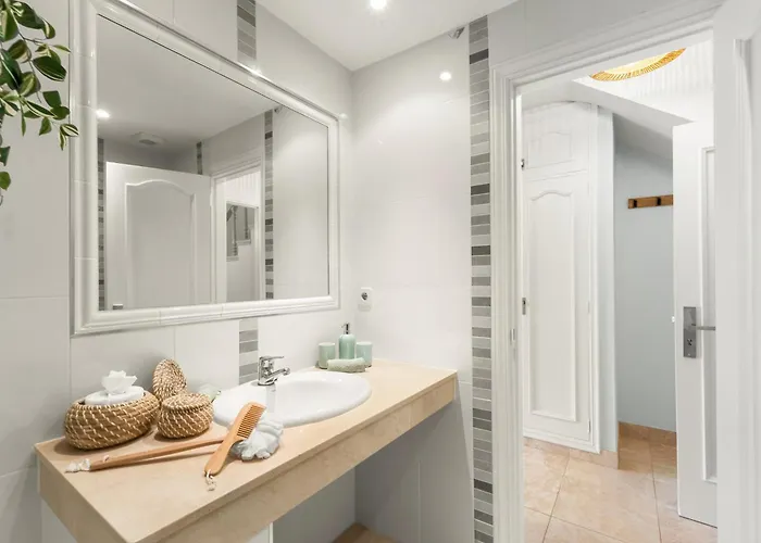 Beautiful 4 Bedroom House With Phenomenal Golf And Mountain Views 4* San Miguel de Abona