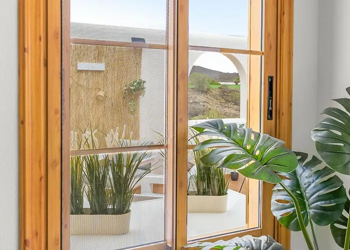 Beautiful 4 Bedroom House With Phenomenal Golf And Mountain Views Aparthotel 4*