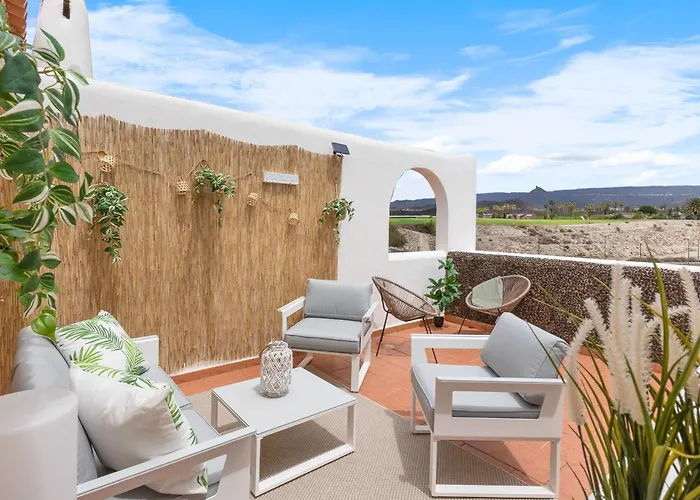 Aparthotel Beautiful 4 Bedroom House With Phenomenal Golf And Mountain Views San Miguel de Abona