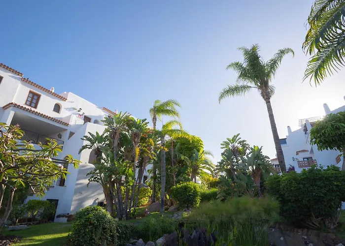 Beautiful 4 Bedroom House With Phenomenal Golf And Mountain Views Aparthotel San Miguel de Abona