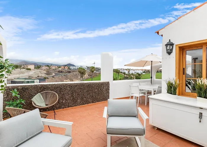 Beautiful 4 Bedroom House With Phenomenal Golf And Mountain Views 4*