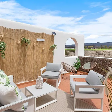 Lägenhetshotell Beautiful 4 Bedroom House With Phenomenal Golf And Mountain Views San Miguel de Abona