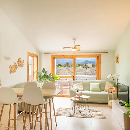 Beautiful 4 Bedroom House With Phenomenal Golf And Mountain Views 4* San Miguel de Abona