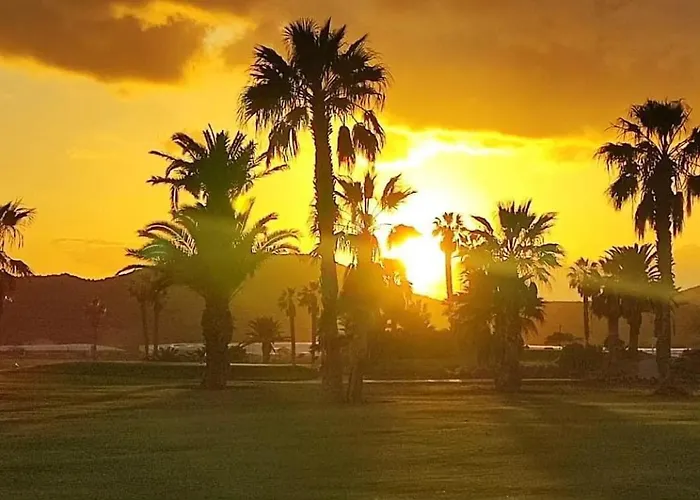 Beautiful 4 Bedroom House With Phenomenal Golf And Mountain Views Aparthotel San Miguel de Abona