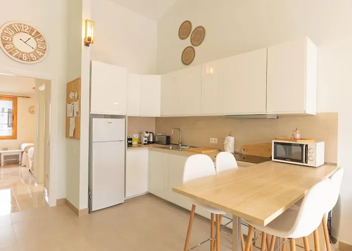 Beautiful 4 Bedroom House With Phenomenal Golf And Mountain Views 4*
