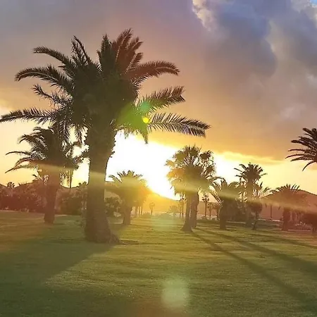 Beautiful 4 Bedroom House With Phenomenal Golf And Mountain Views アパートホテル 4*