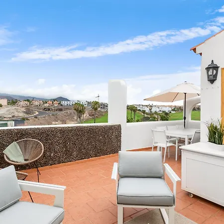 Beautiful 4 Bedroom House With Phenomenal Golf And Mountain Views 4*