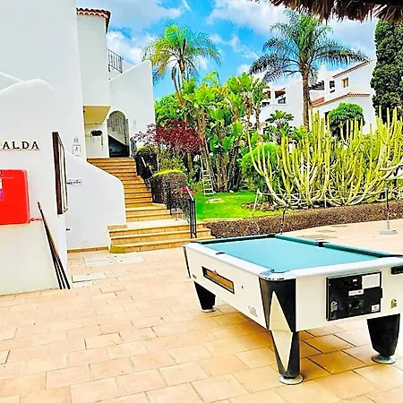 Beautiful 4 Bedroom House With Phenomenal Golf And Mountain Views Apartahotel San Miguel de Abona
