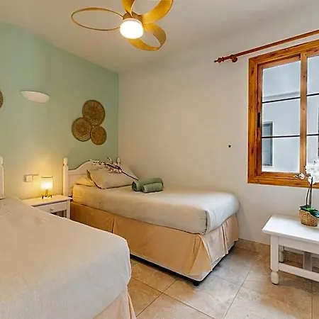 Beautiful 4 Bedroom House With Phenomenal Golf And Mountain Views Apartmanhotel