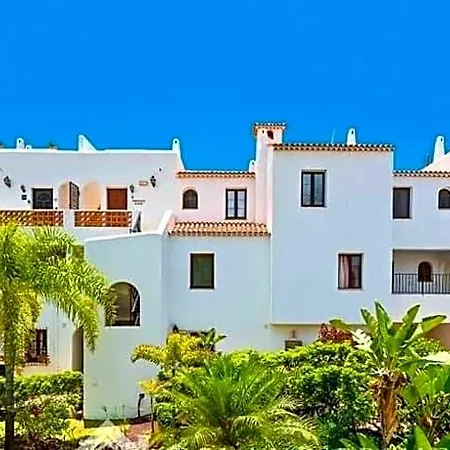 Beautiful 4 Bedroom House With Phenomenal Golf And Mountain Views Apartahotel San Miguel de Abona
