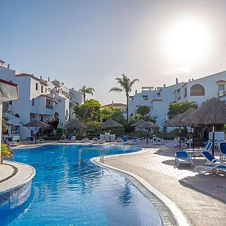 Beautiful 4 Bedroom House With Phenomenal Golf And Mountain Views Apartmanhotel San Miguel de Abona