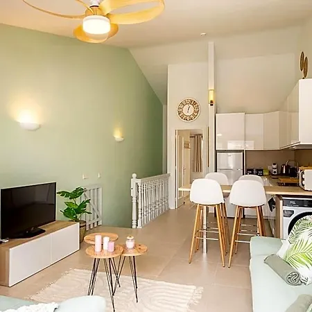 Apartahotel Beautiful 4 Bedroom House With Phenomenal Golf And Mountain Views 4*