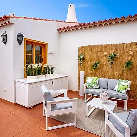 Beautiful 4 Bedroom House With Phenomenal Golf And Mountain Views 4* San Miguel de Abona