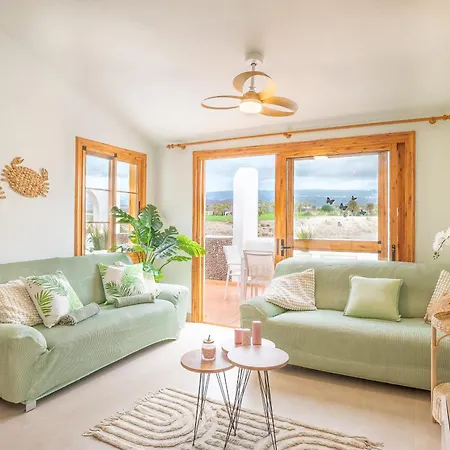 Beautiful 4 Bedroom House With Phenomenal Golf And Mountain Views 4*