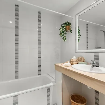 Ξενοδοχείο με διαμερίσματα Beautiful 4 Bedroom House With Phenomenal Golf And Mountain Views