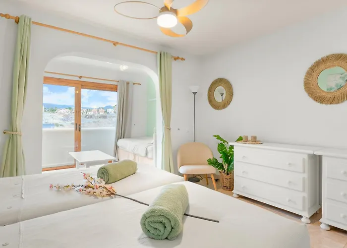 Beautiful 4 Bedroom House With Phenomenal Golf And Mountain Views 公寓式酒店 4*